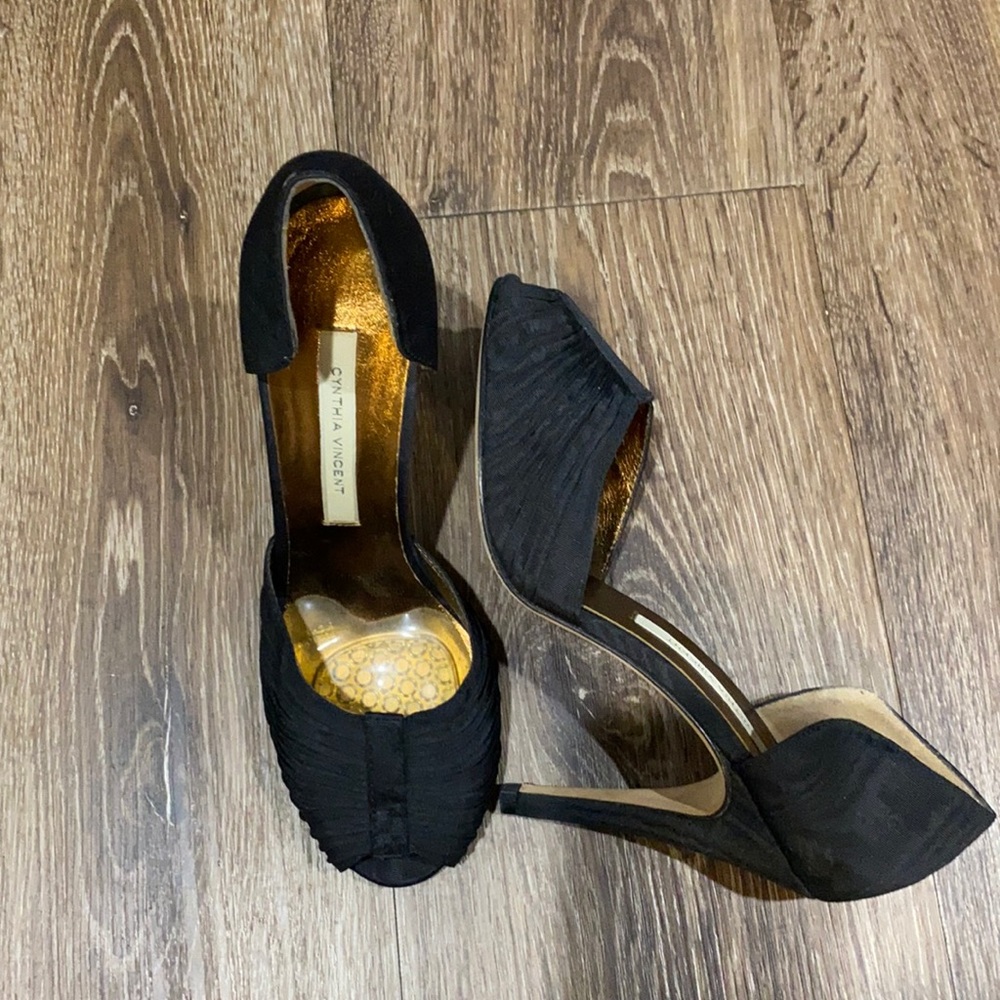 Dress shoe